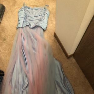 Strapless flowing prom gown size 7/8